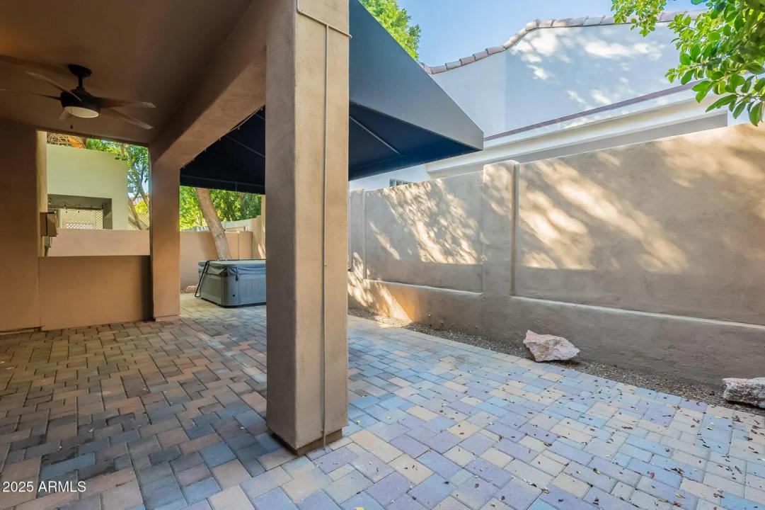 Real Estate Picture 25