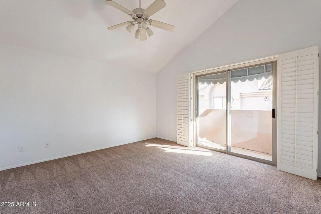 Real Estate Picture 12