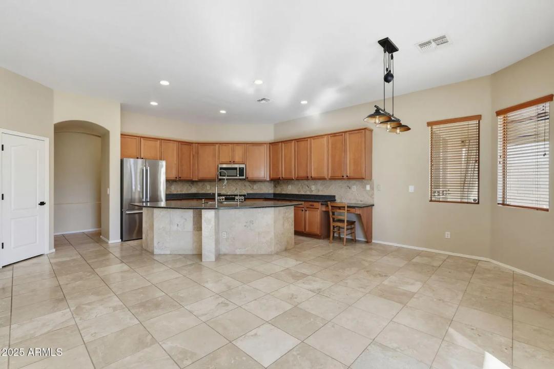 Real Estate Picture 10