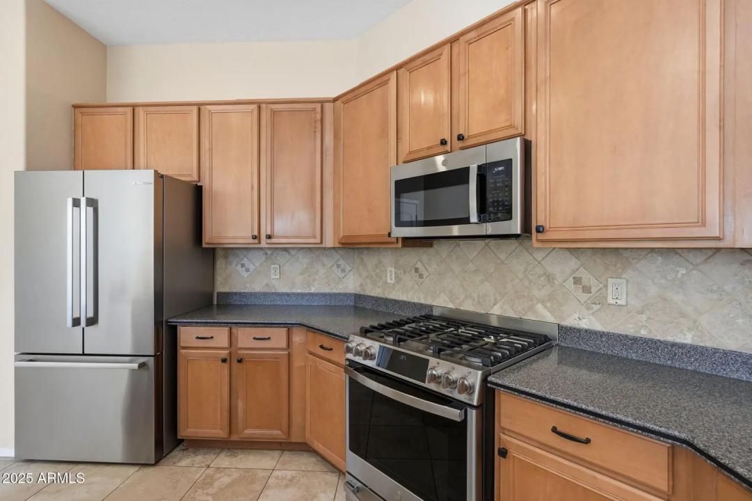 Real Estate Picture 14