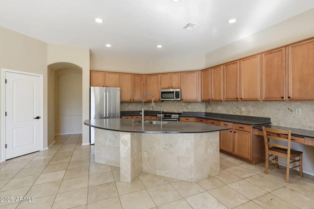 Real Estate Picture 15