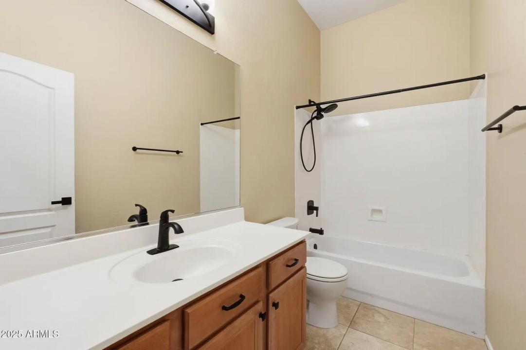Real Estate Picture 24