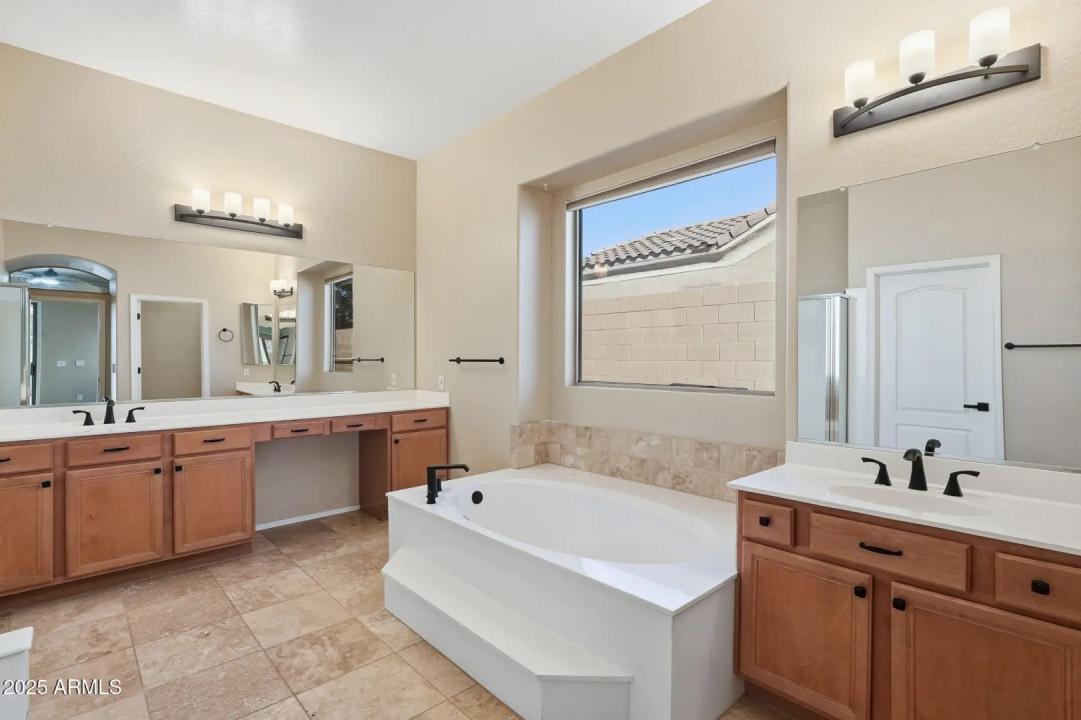 Real Estate Picture 34