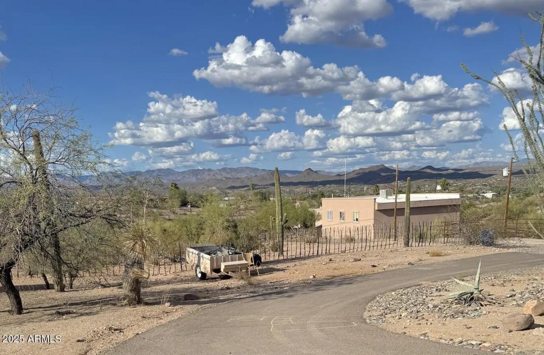 Real Estate Picture 3