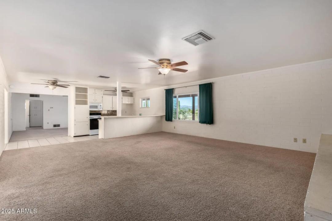 Real Estate Picture 9