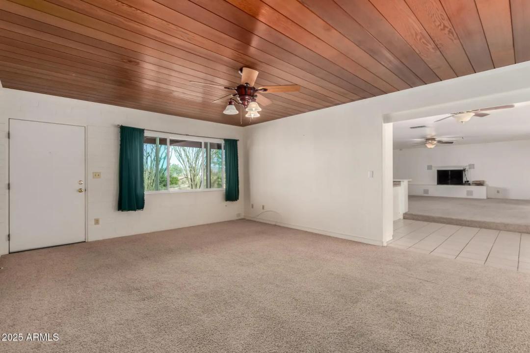 Real Estate Picture 12