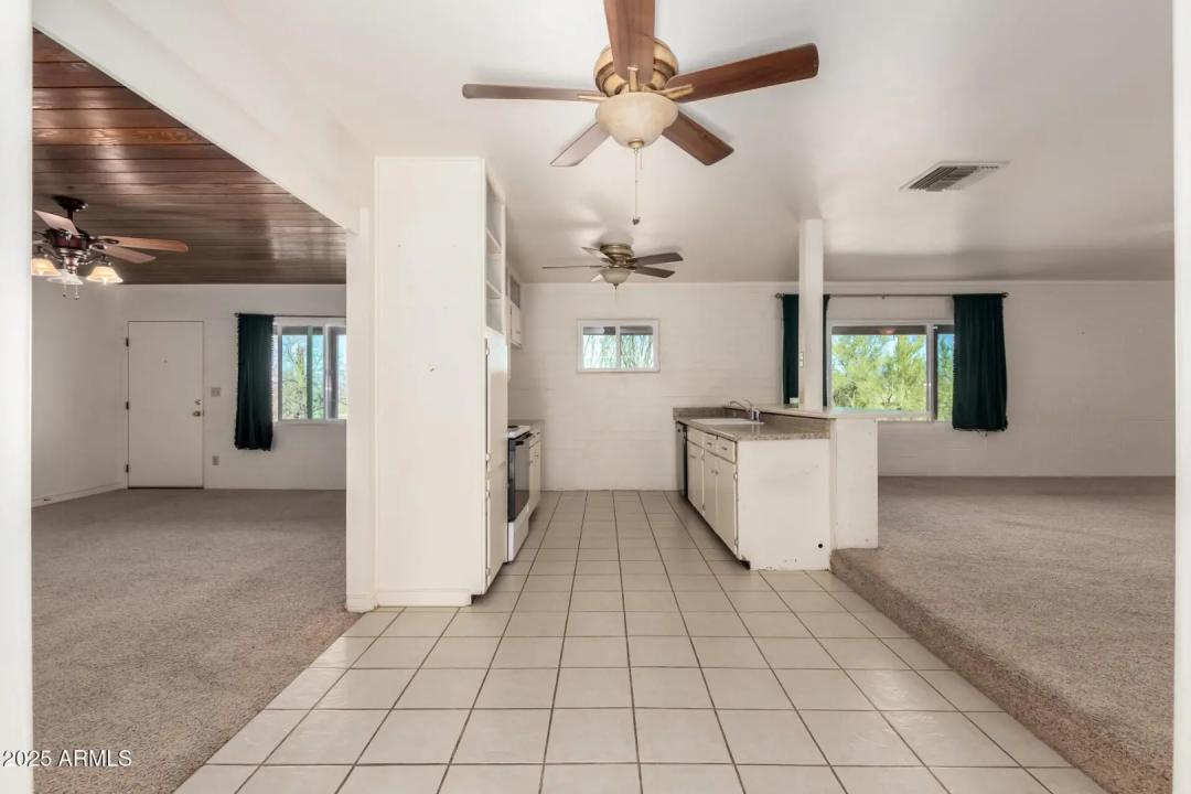 Real Estate Picture 8