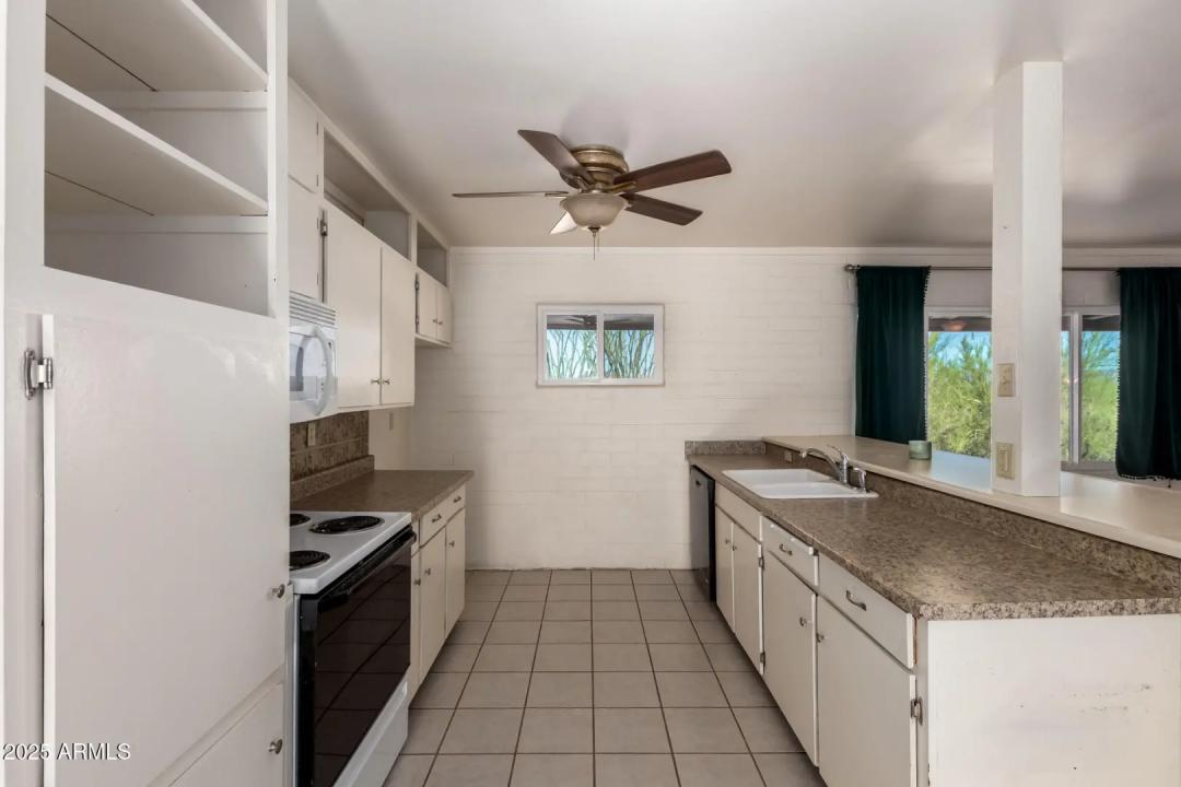 Real Estate Picture 6