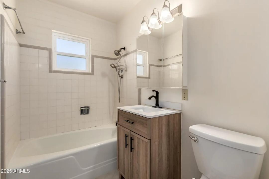 Real Estate Picture 24