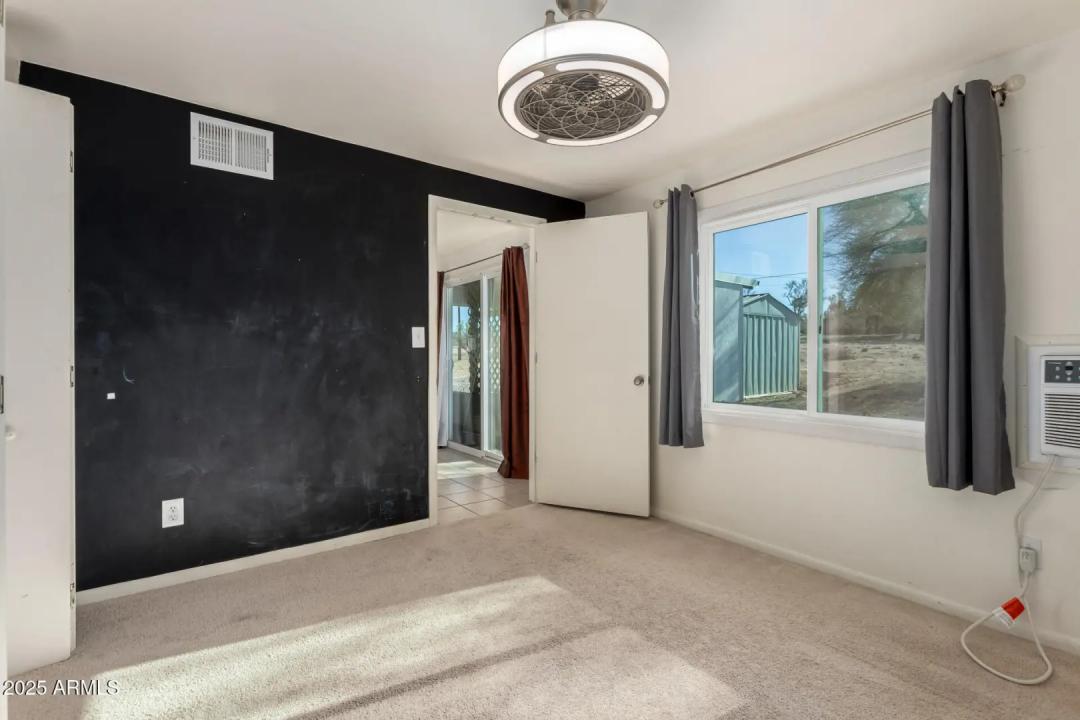 Real Estate Picture 17