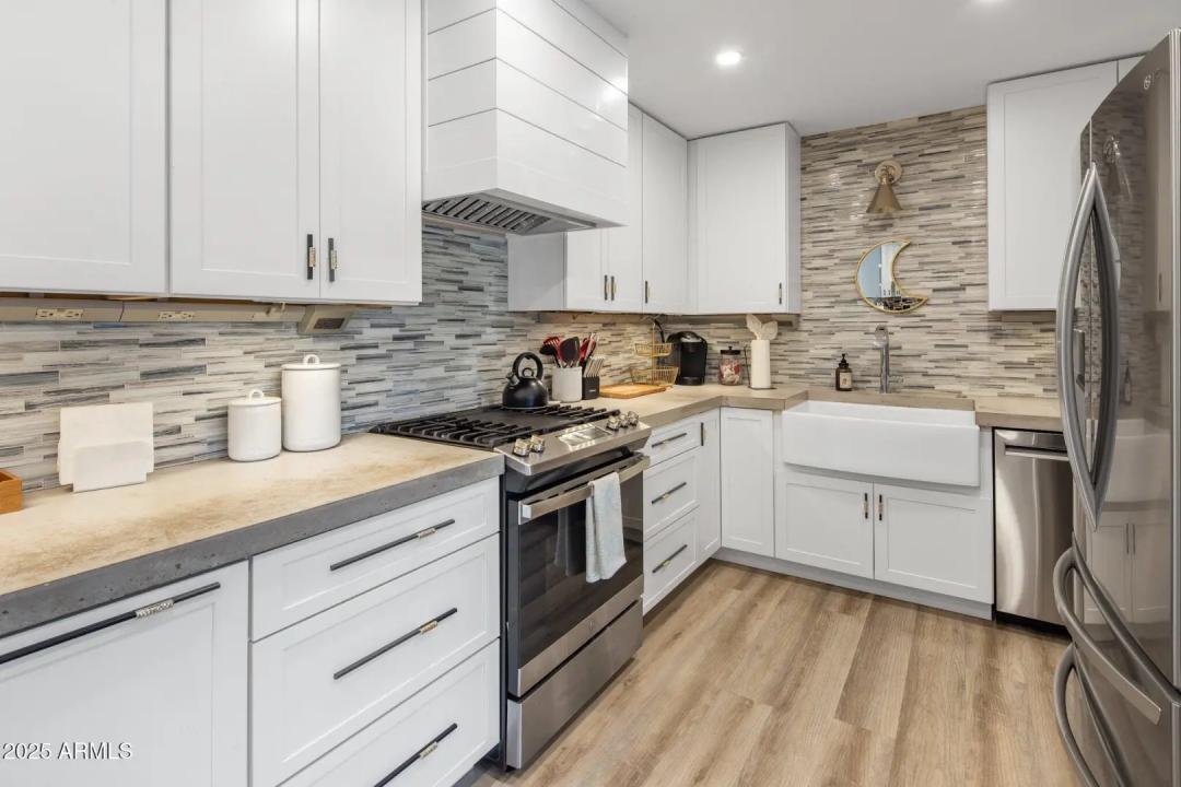 Real Estate Picture 6
