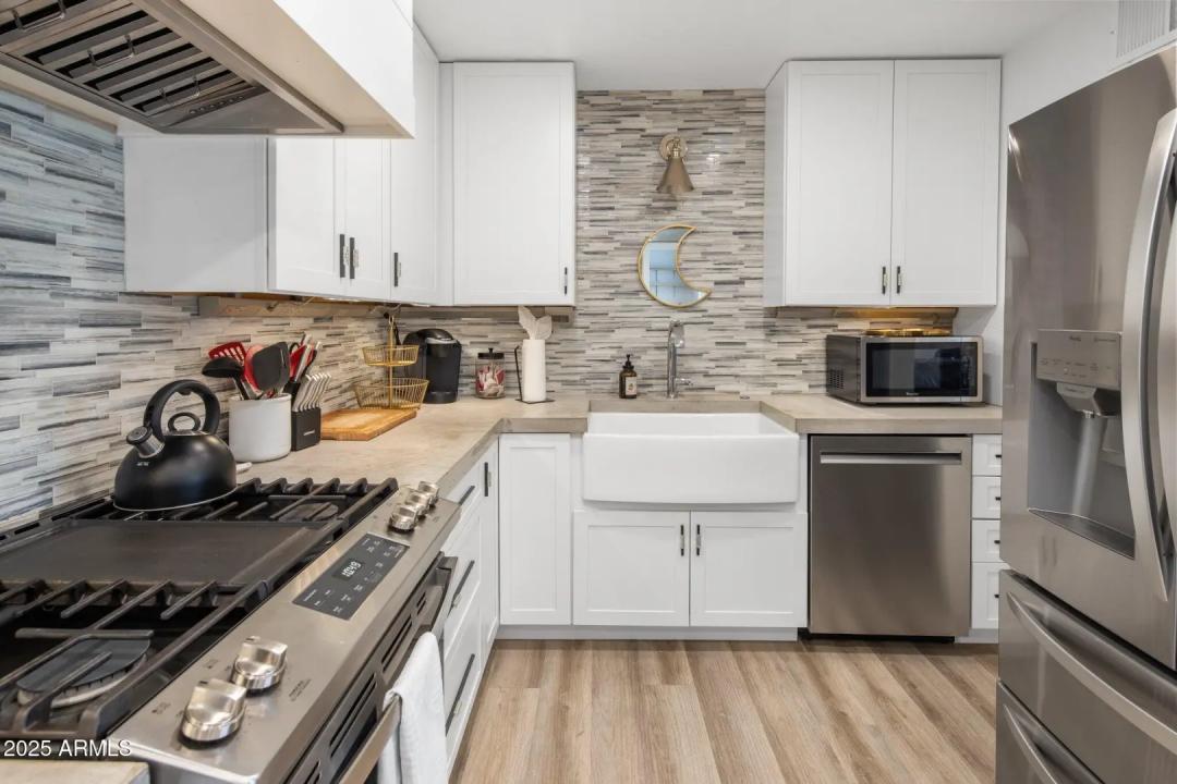 Real Estate Picture 7