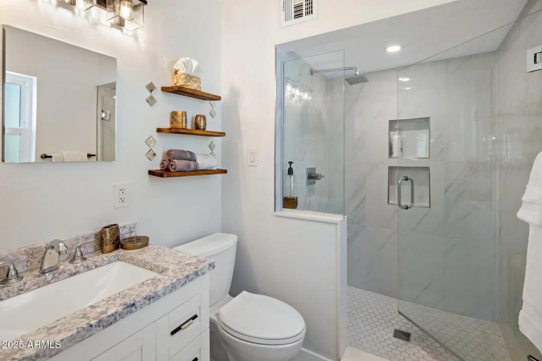 Real Estate Picture 13