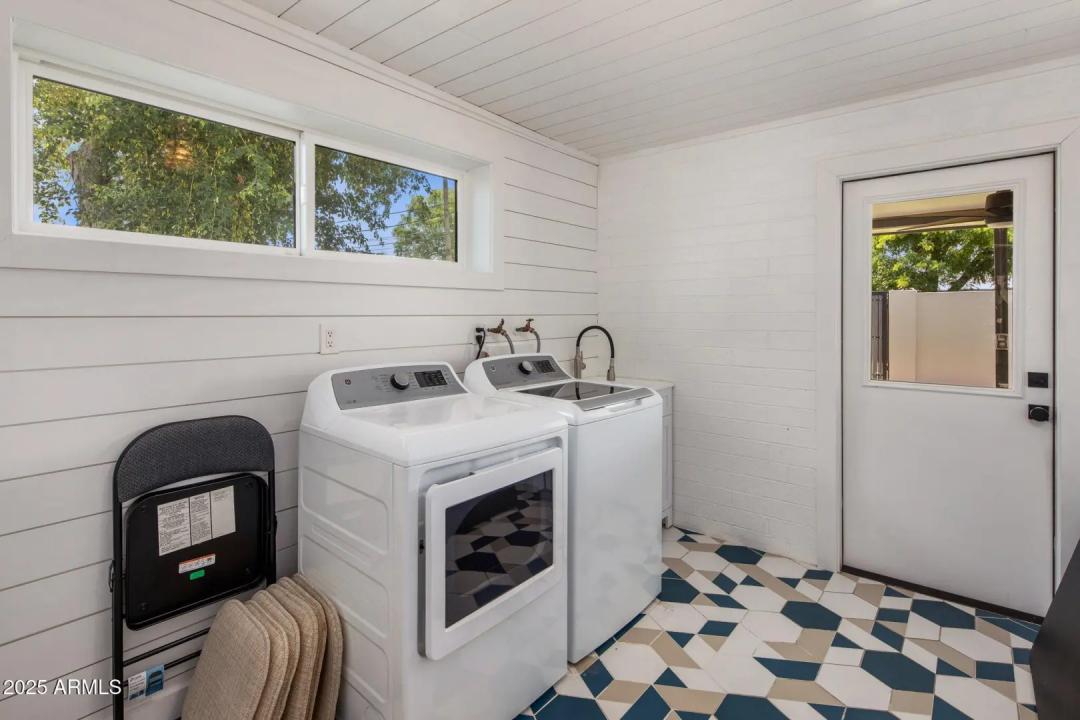 Real Estate Picture 17