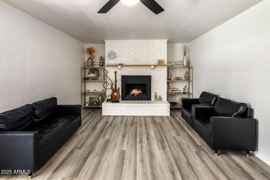 Real Estate Picture 10