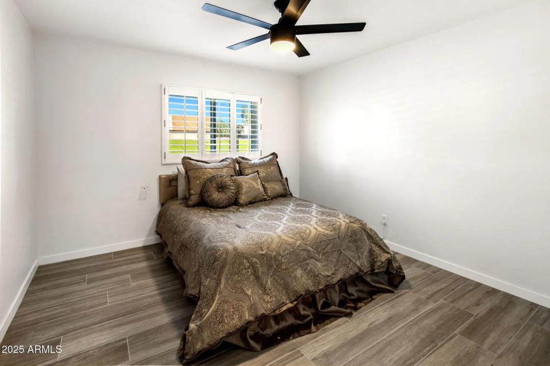 Real Estate Picture 14