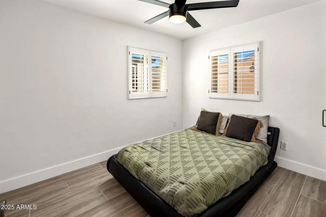 Real Estate Picture 15