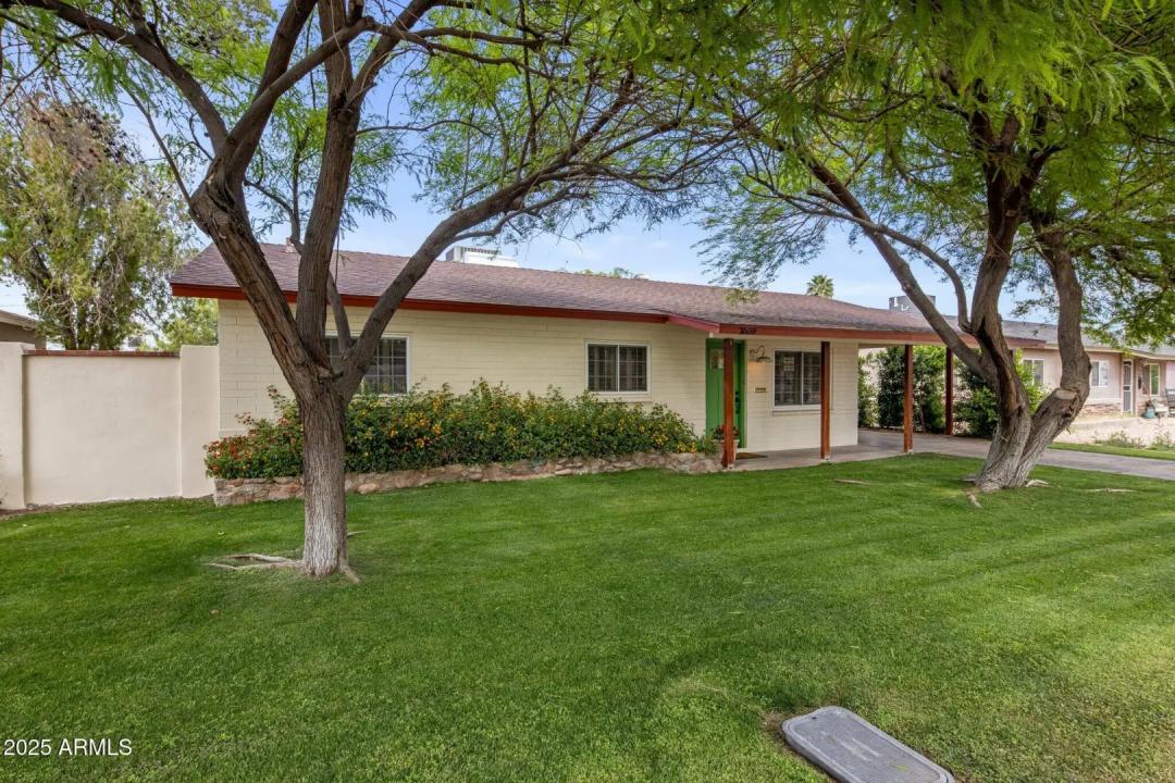 Real Estate Picture 3