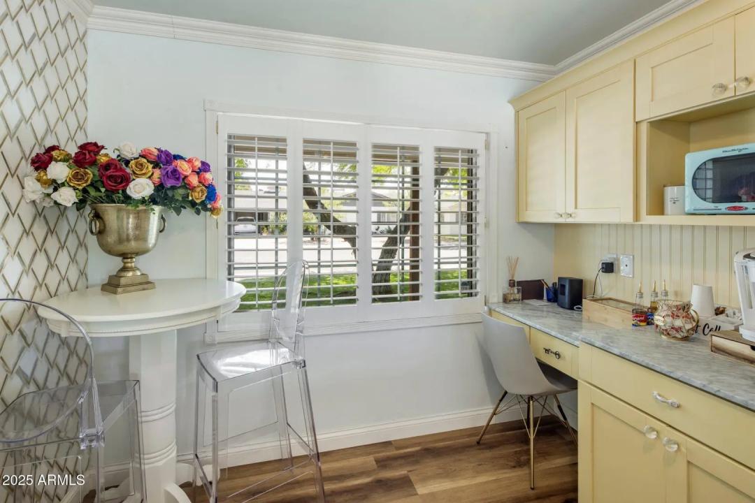 Real Estate Picture 5