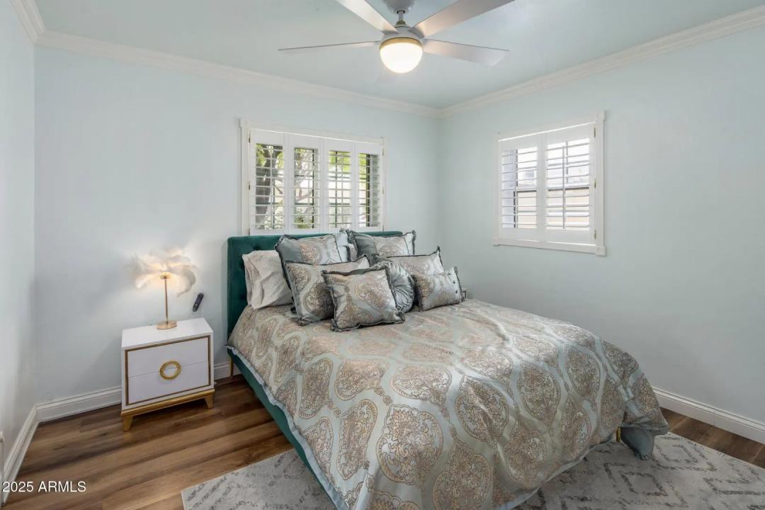 Real Estate Picture 16
