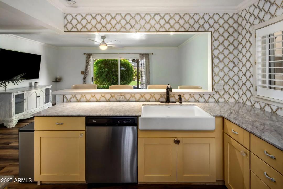 Real Estate Picture 6