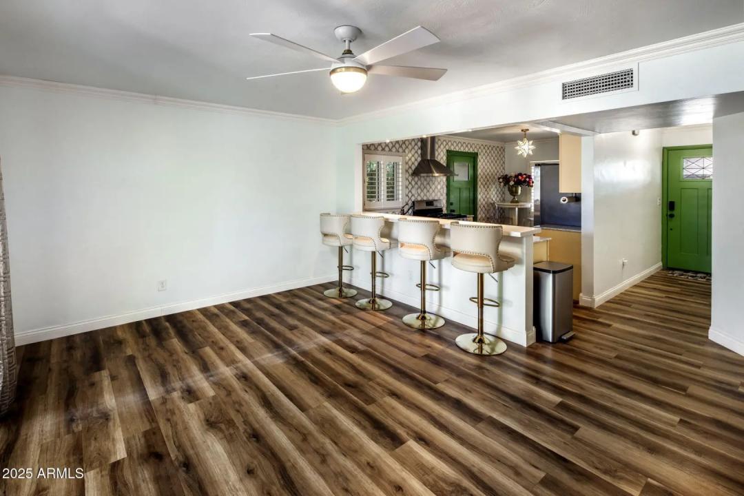 Real Estate Picture 9