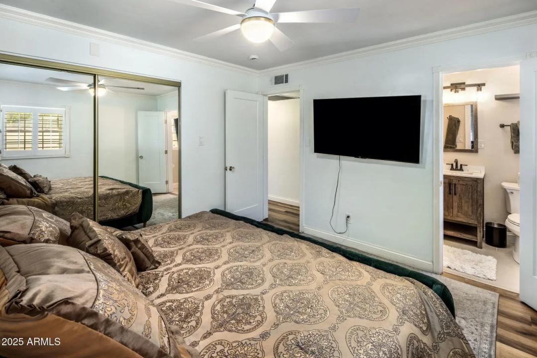 Real Estate Picture 14