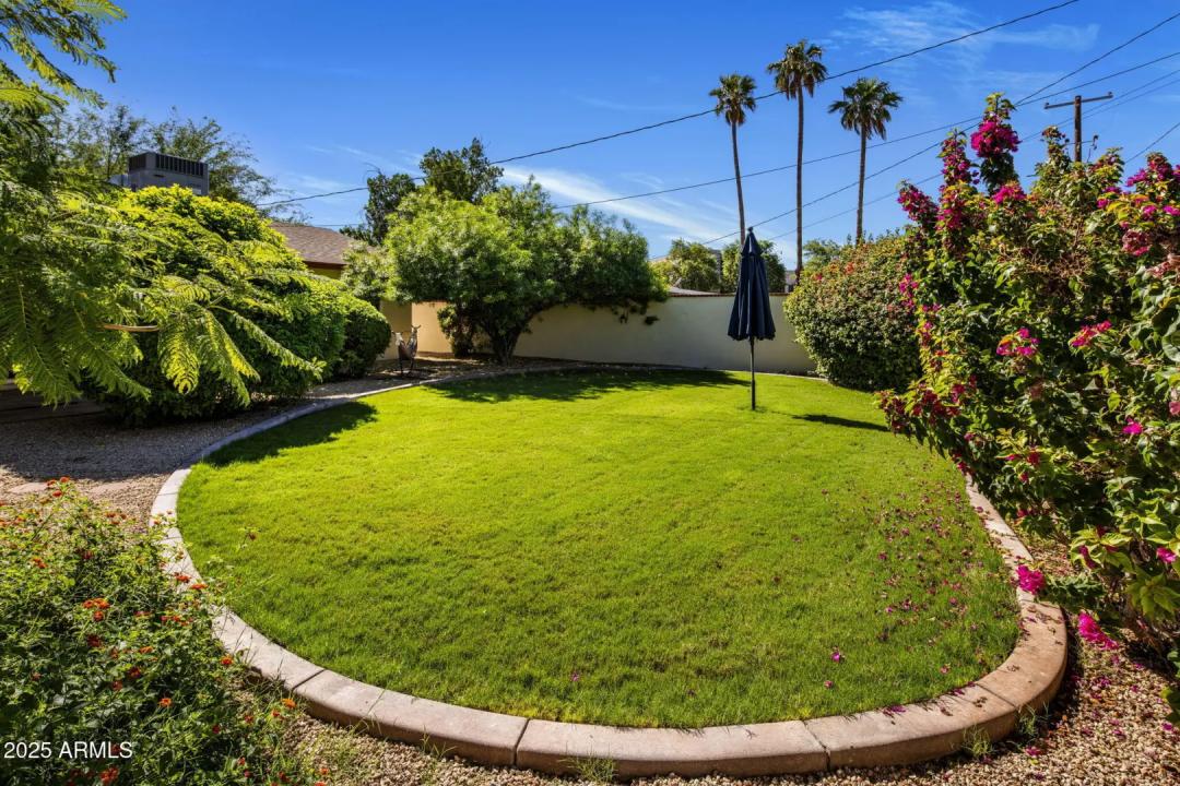 Real Estate Picture 24