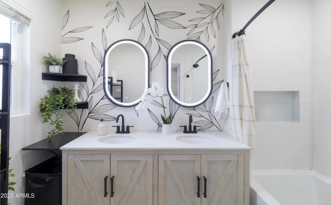 Real Estate Picture 14