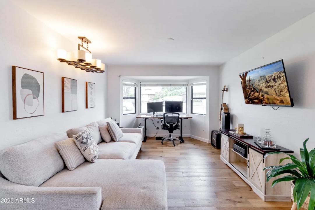 Real Estate Picture 10