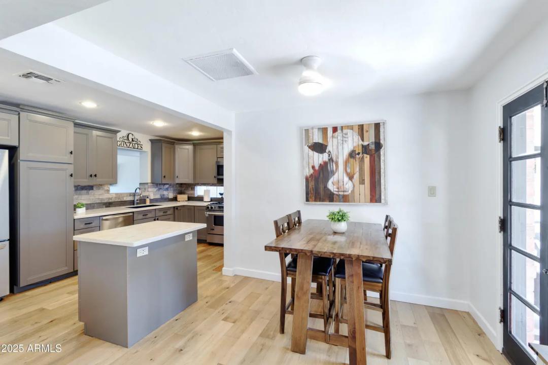 Real Estate Picture 7