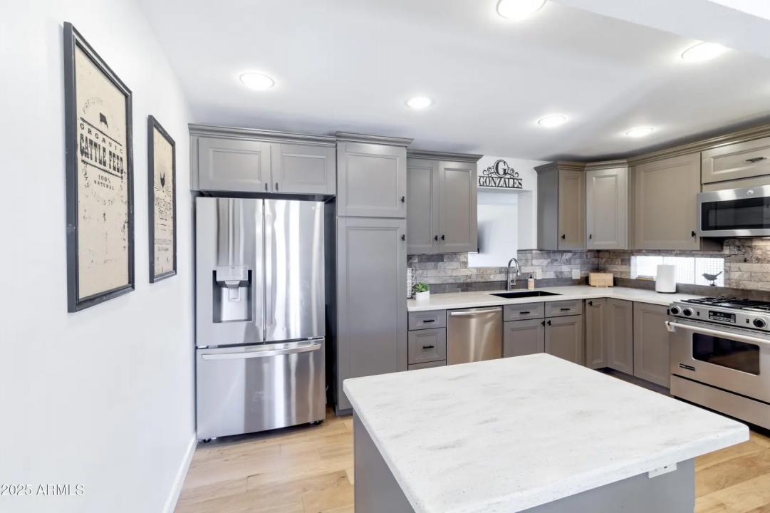 Real Estate Picture 6