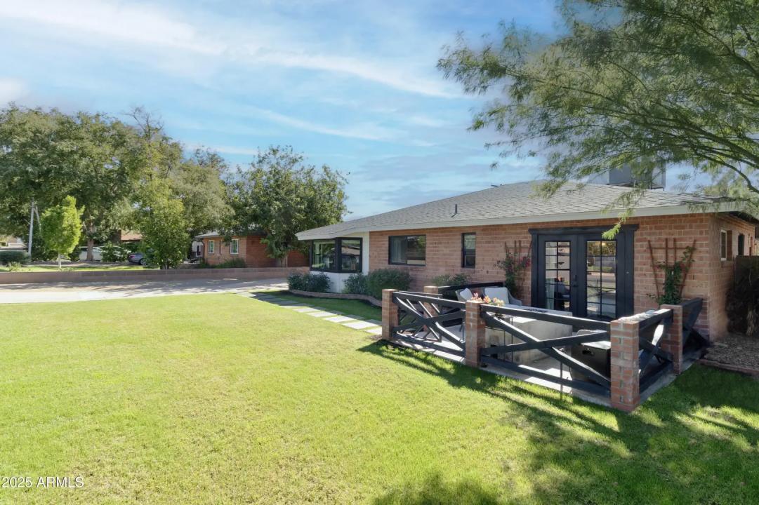 1903 E PALO VERDE Drive Phoenix AZ 85016