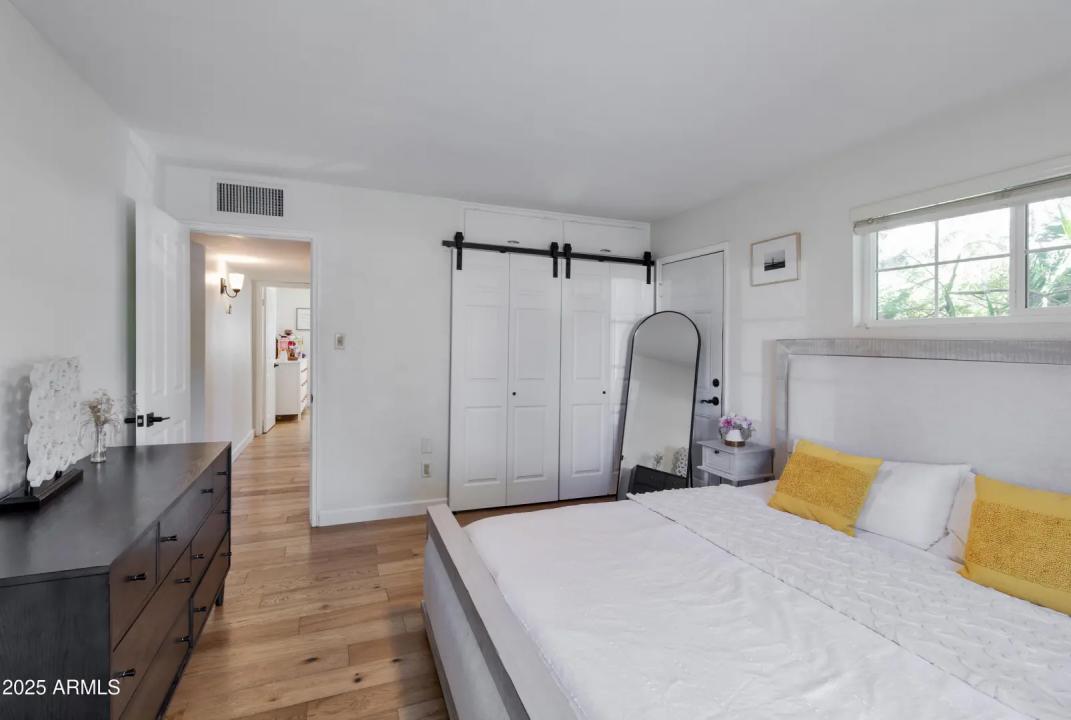 Real Estate Picture 13