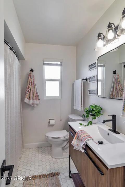 Real Estate Picture 18