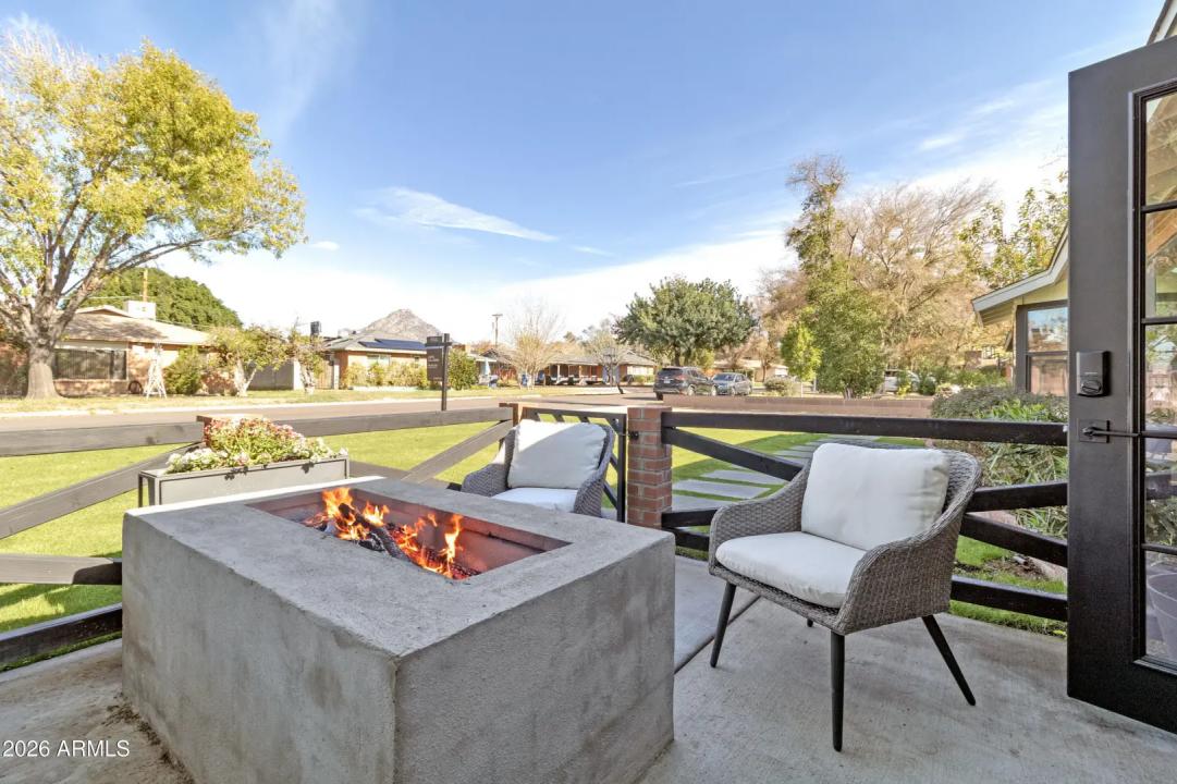 Real Estate Picture 5