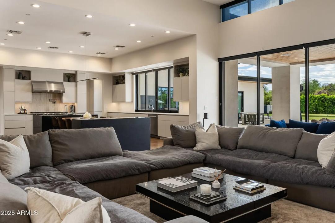 Real Estate Picture 11