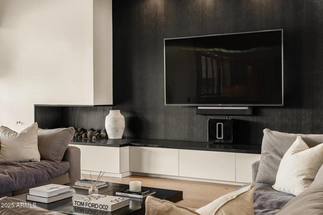 Real Estate Picture 13