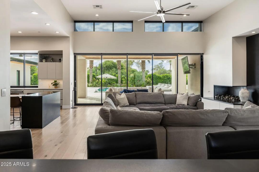 Real Estate Picture 18