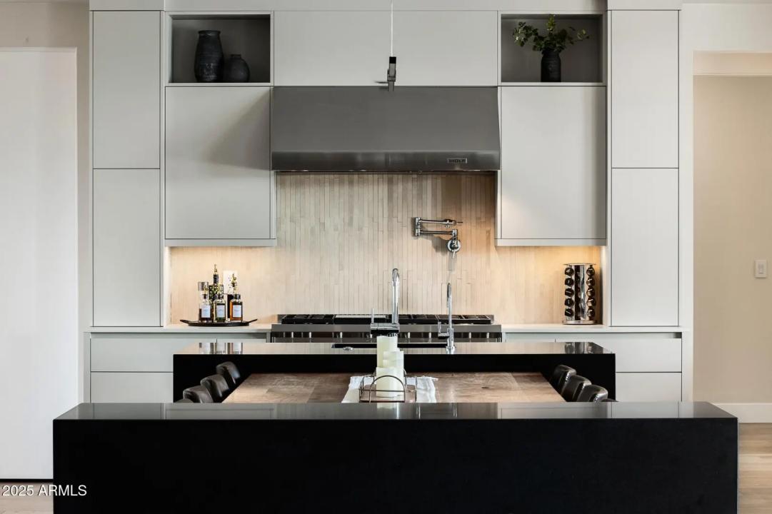 Real Estate Picture 19