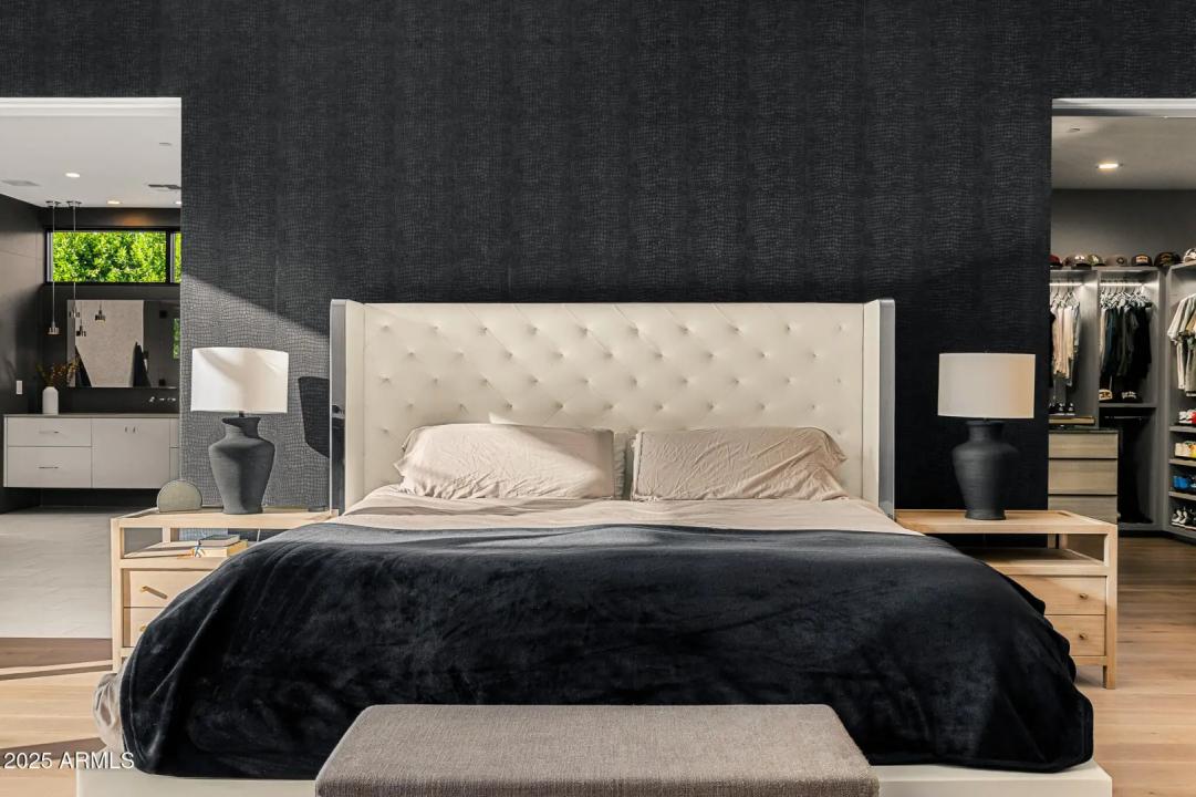 Real Estate Picture 4