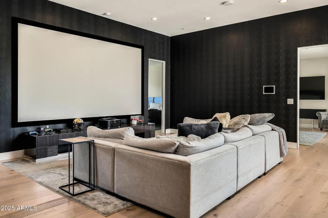 Real Estate Picture 32