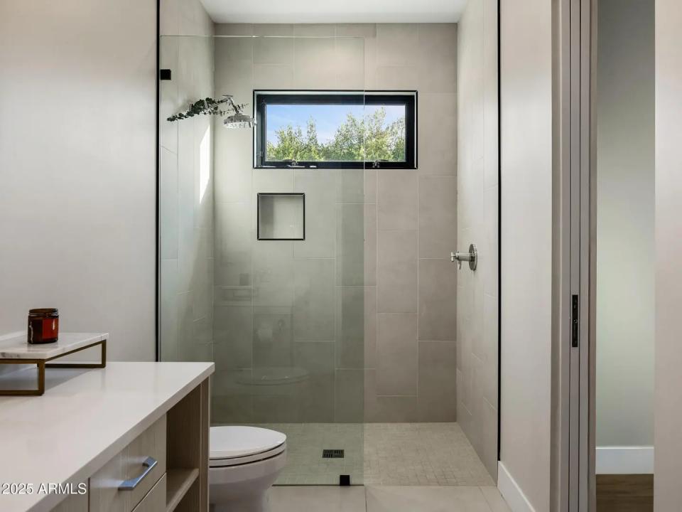 Real Estate Picture 38