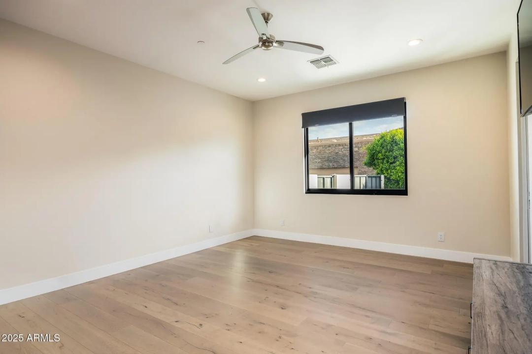 Real Estate Picture 39