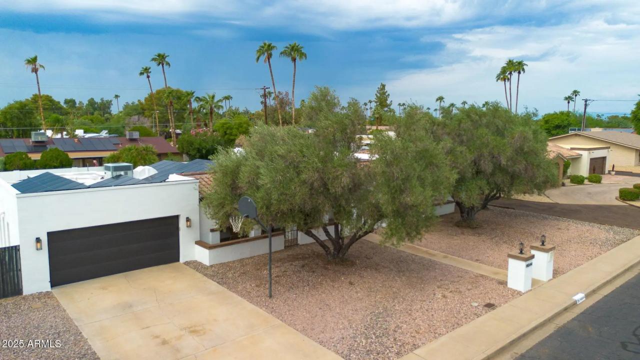 Real Estate Picture 24