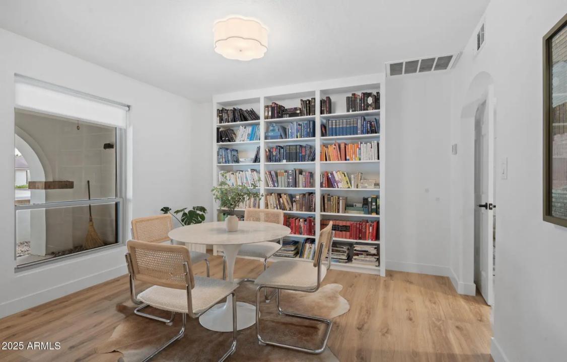 Real Estate Picture 13