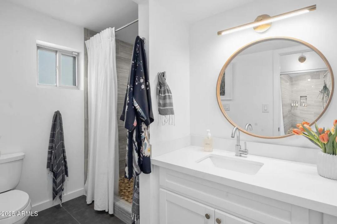 Real Estate Picture 17