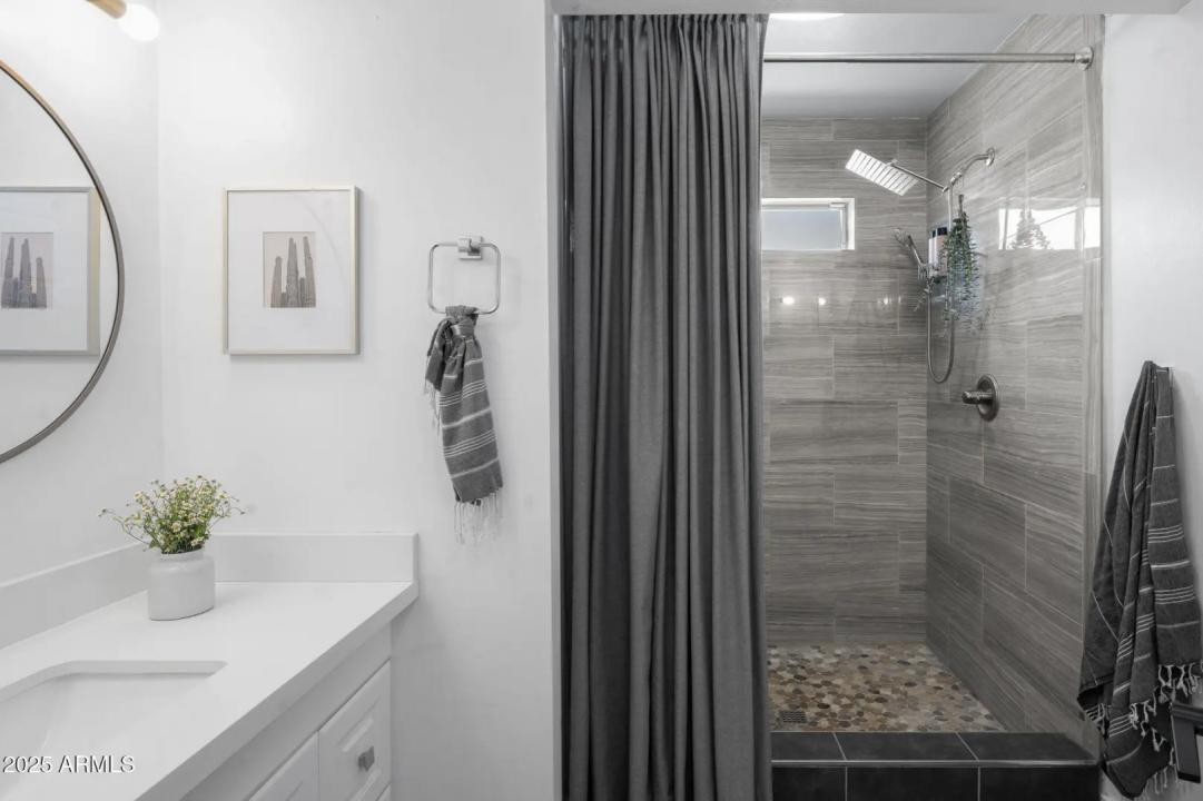 Real Estate Picture 10