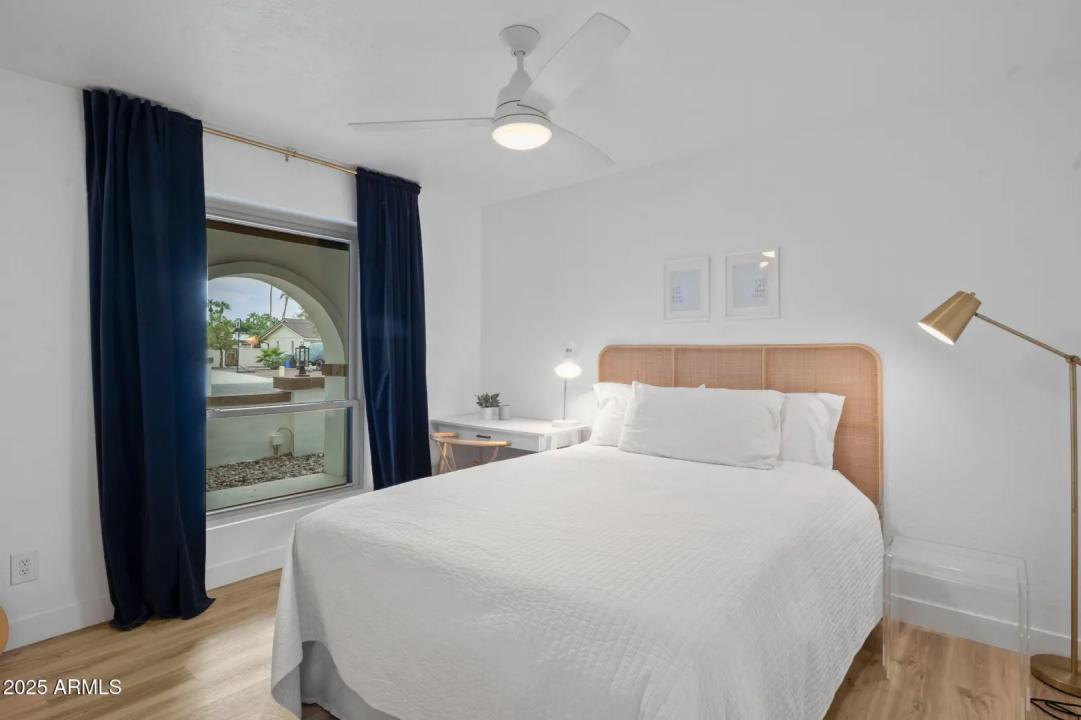 Real Estate Picture 9
