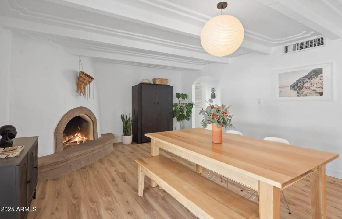 Real Estate Picture 4